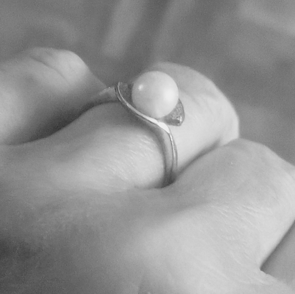Silver Pearl Ring - Picture 5 of 5